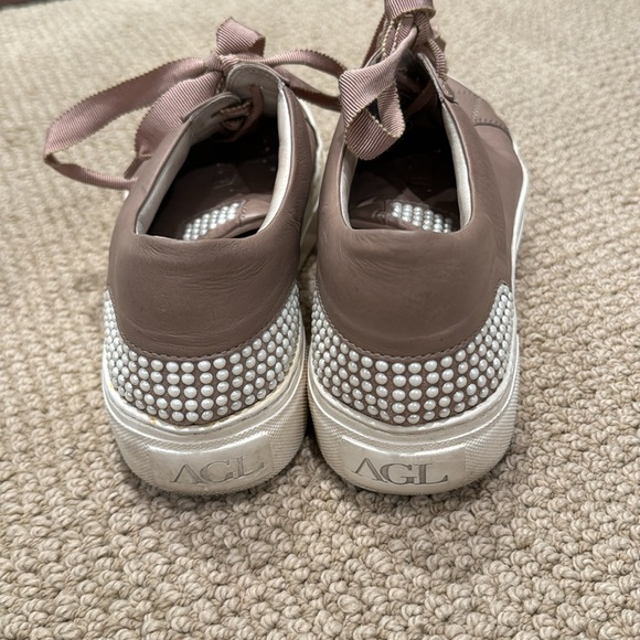 AGL Attilio Giusti Leombruni athletic shoe with pearl embellishment - Picture 3 of 7